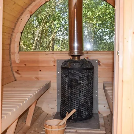 Awesome In With Sauna בית נופש